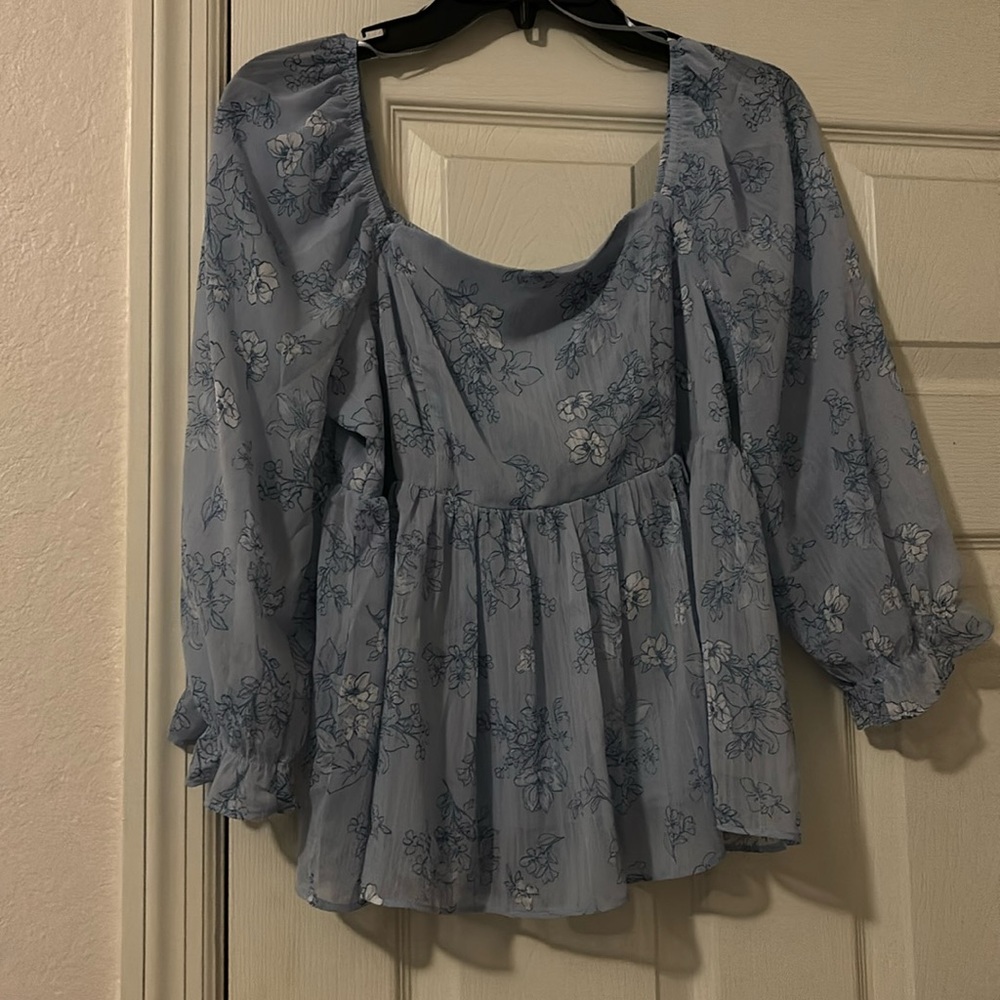 Women’s pink rose top